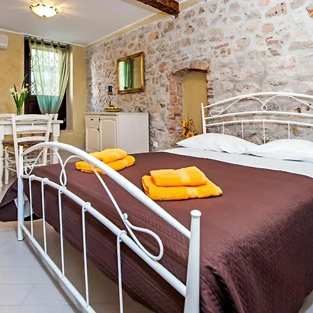 Studio Deamicis Of Downtown Rovigno Esterno foto