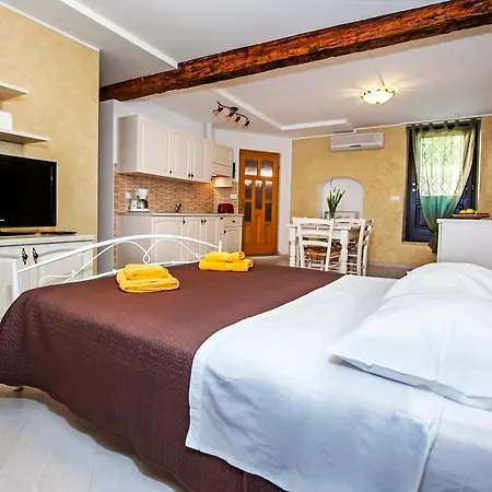 Studio Deamicis Of Downtown Rovigno Esterno foto