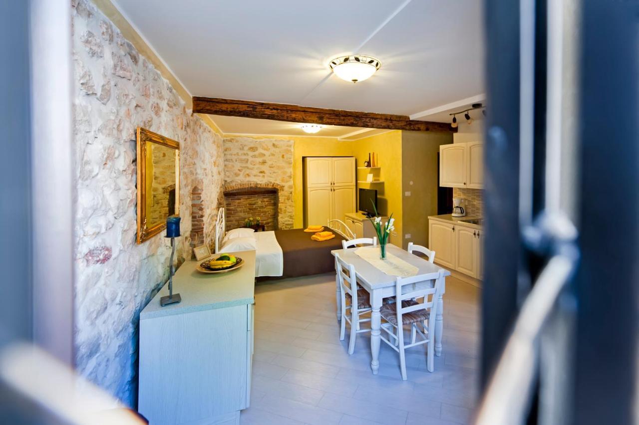 Deamicis Of Downtown Rovigno